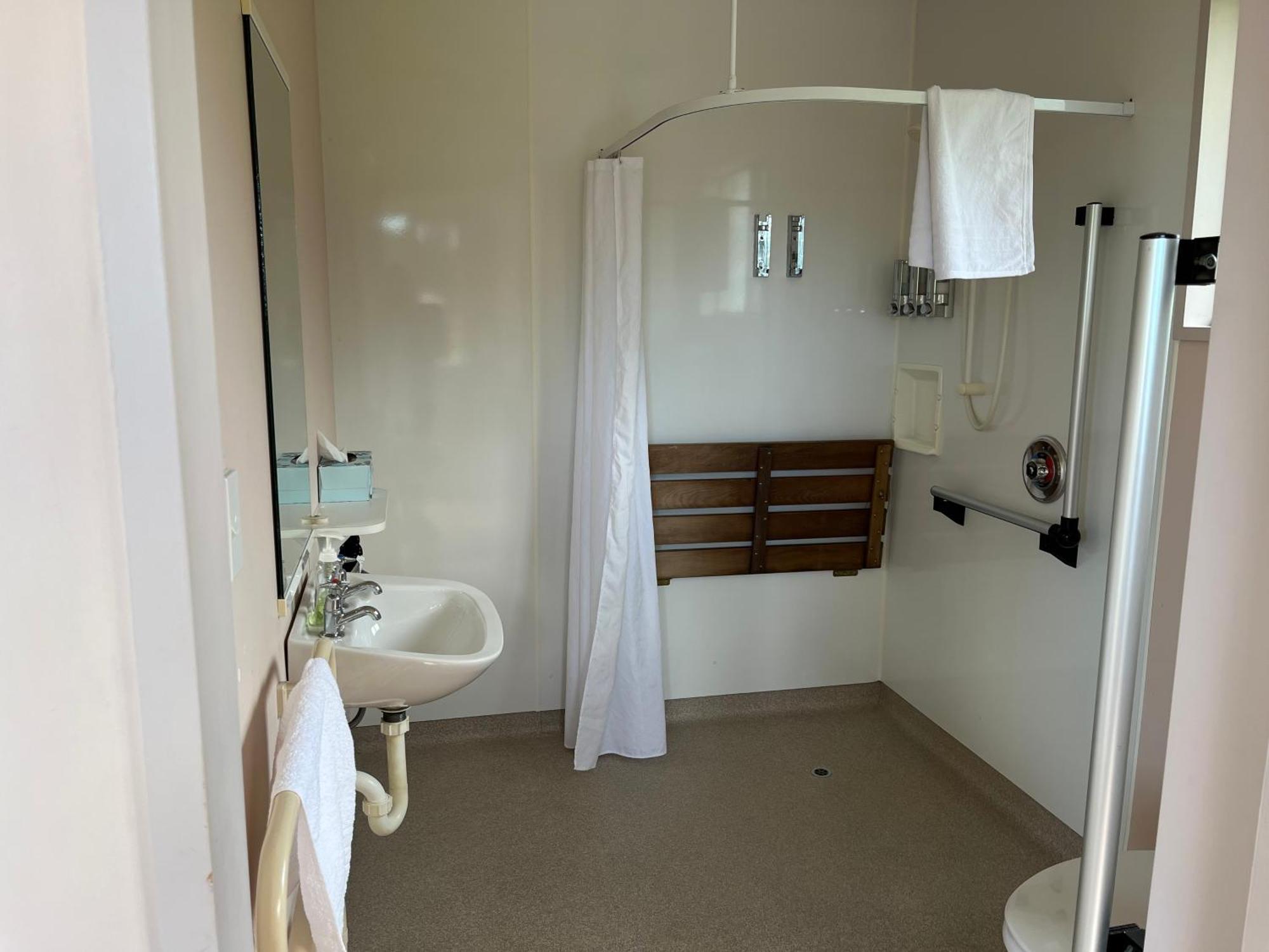 Carrickfergus Cottage Unit 1 Harihari Buitenkant foto